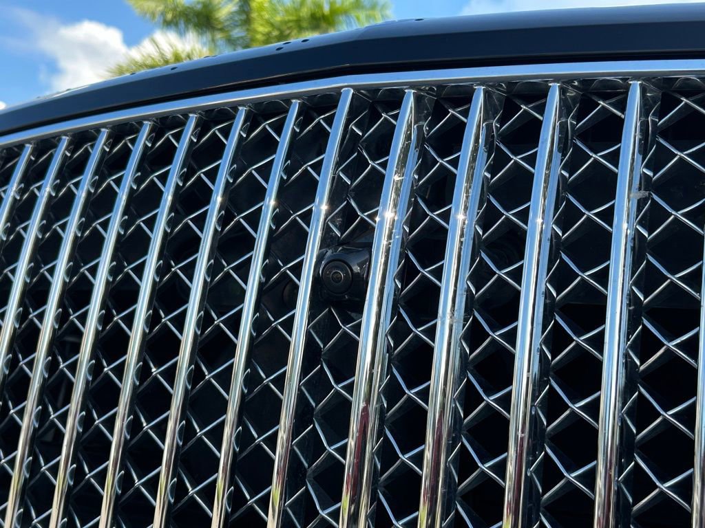 Used 2021 Bentley Flying Spur V8 image 31