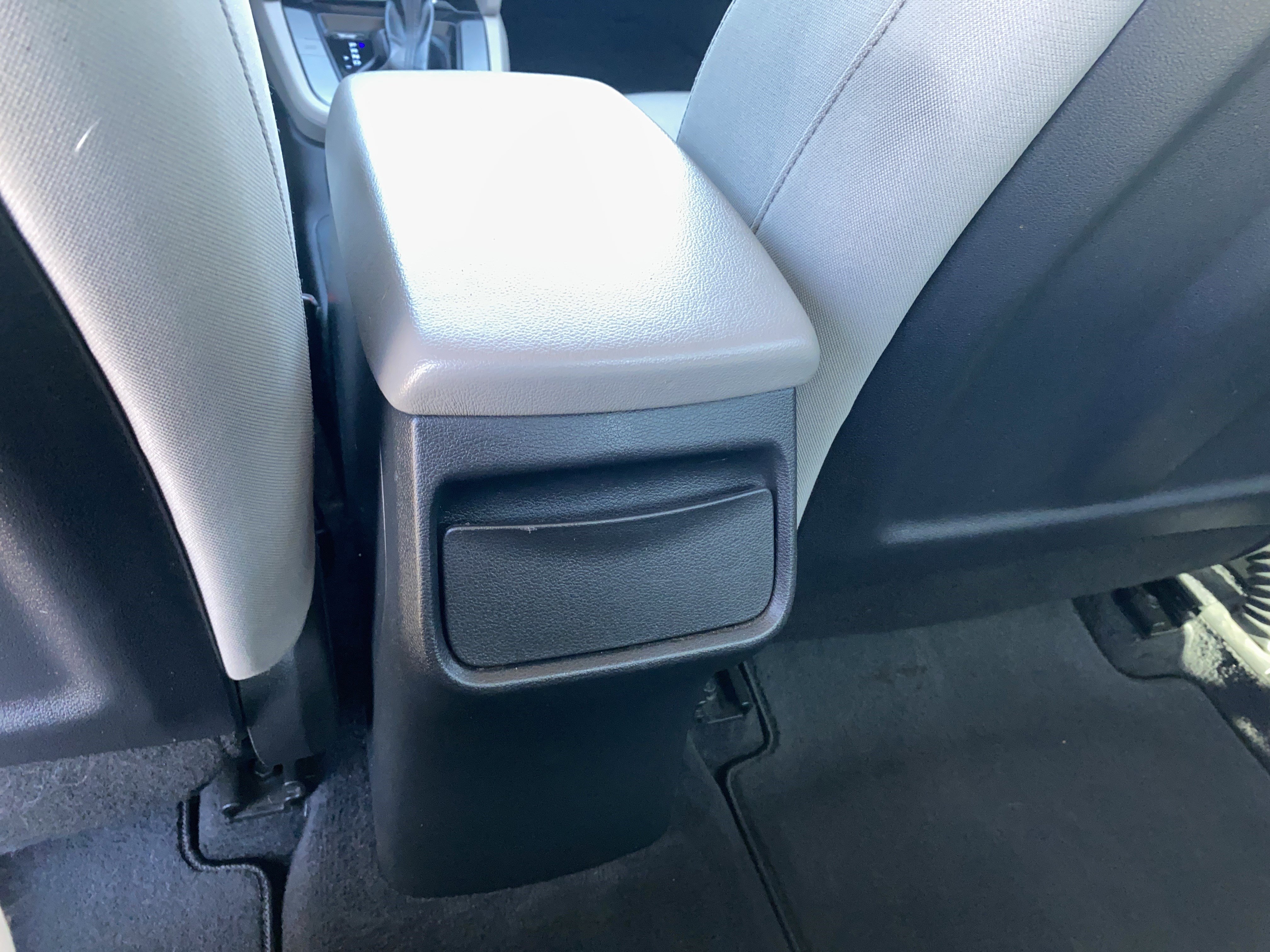 Used 2017 Hyundai Elantra SE FWD image 30
