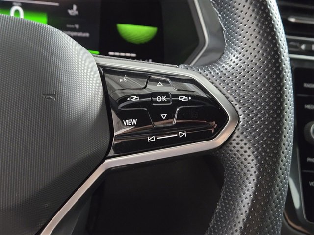 Used 2023 Volkswagen Tiguan SE R-Line image 32