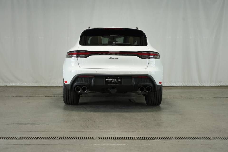 Certified 2025 Porsche Macan AWD/4WD image 6