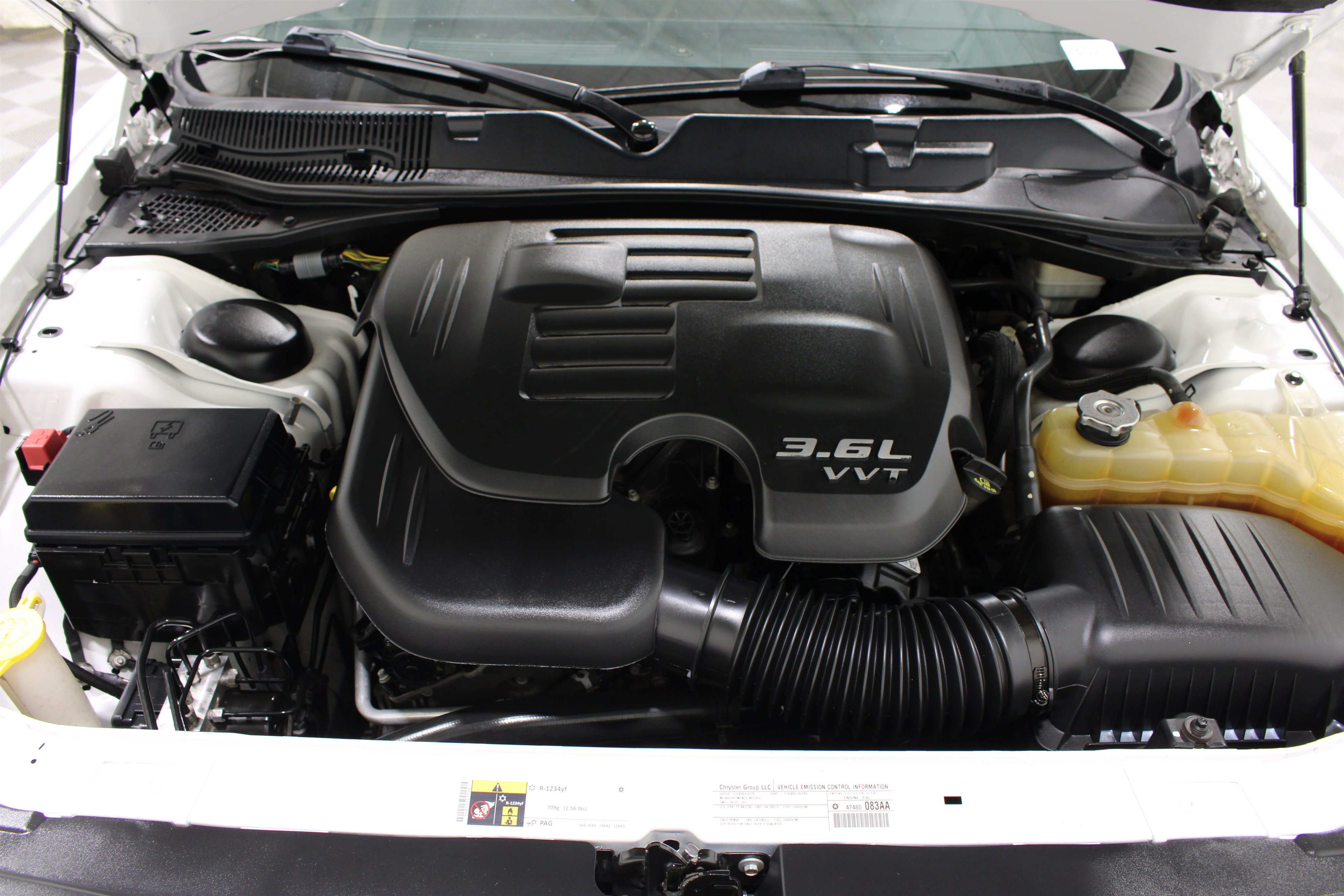 Used 2014 Dodge Challenger SXT RWD image 31