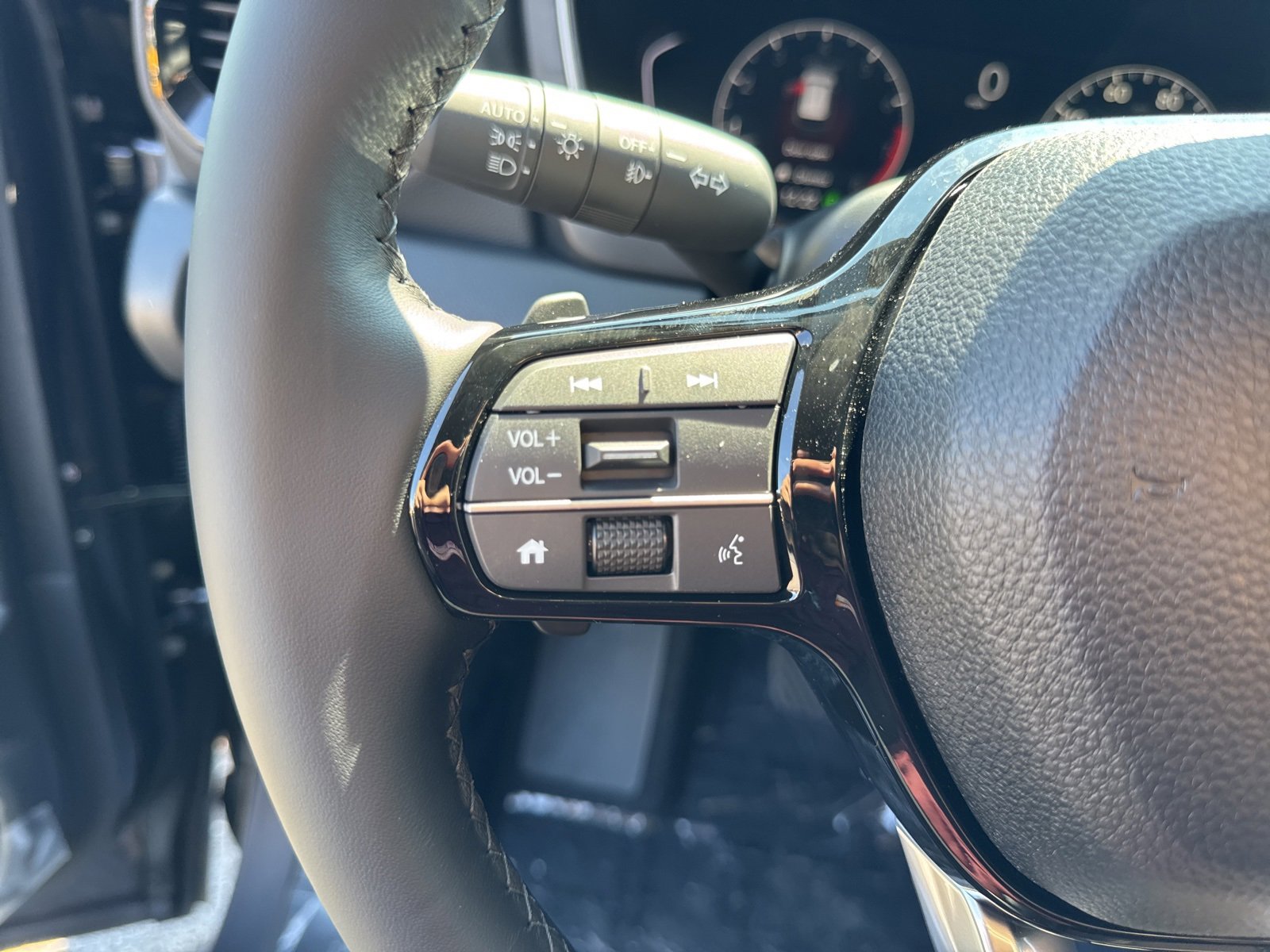 New 2025 Honda Pilot EX-L image 16