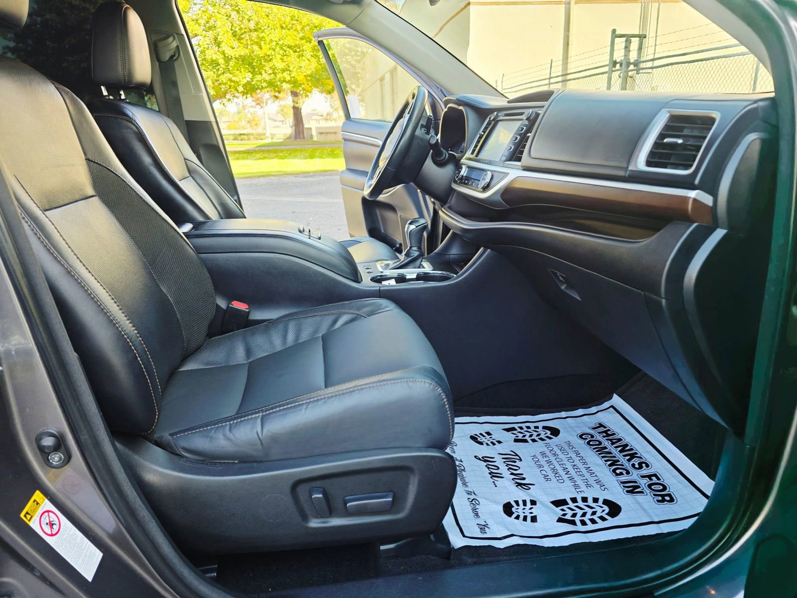 Used 2016 Toyota Highlander Limited image 28