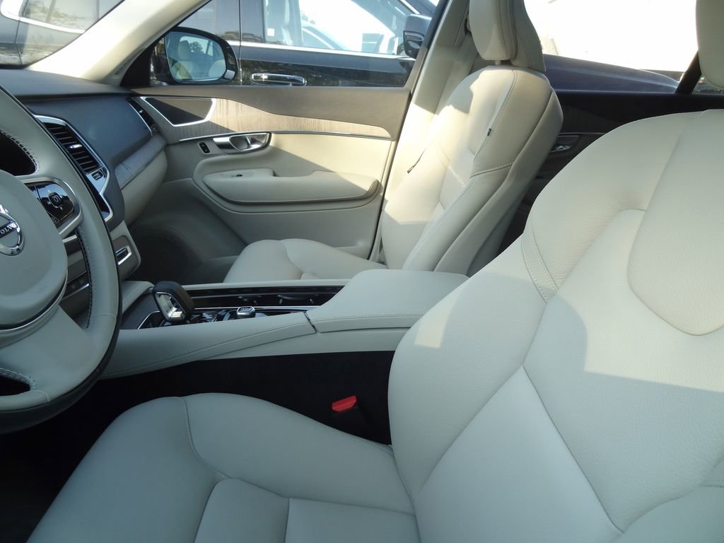 Used 2024 Volvo XC90 B6 Plus AWD/4WD image 6