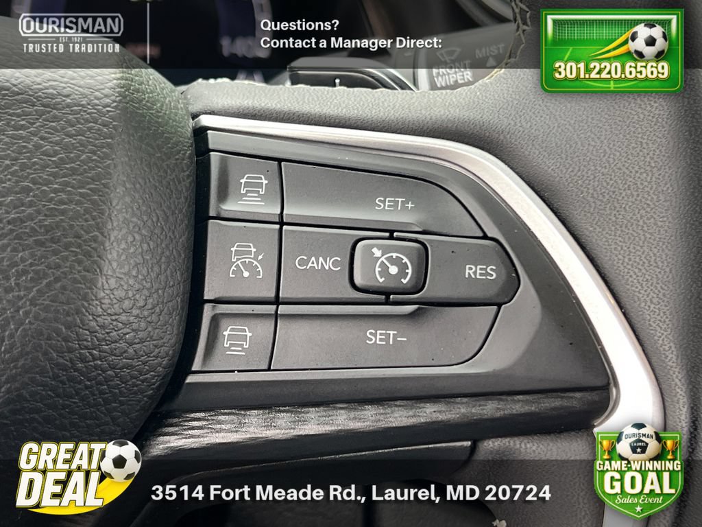 Used 2025 Jeep Grand Cherokee Altitude AWD/4WD image 24