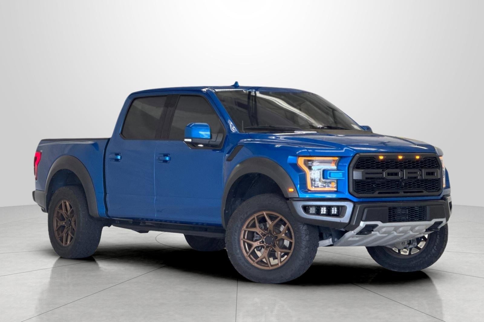 Used 2019 Ford F150 Raptor w/ Equipment Group 802A Luxury image 2