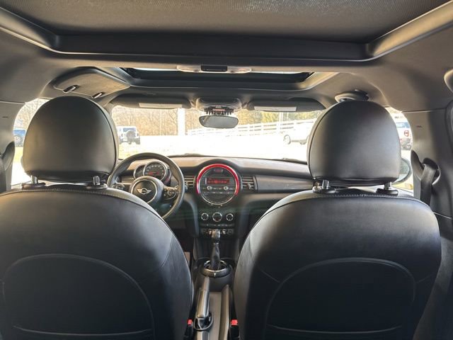 Used 2016 MINI Cooper 4-Door Hardtop image 28