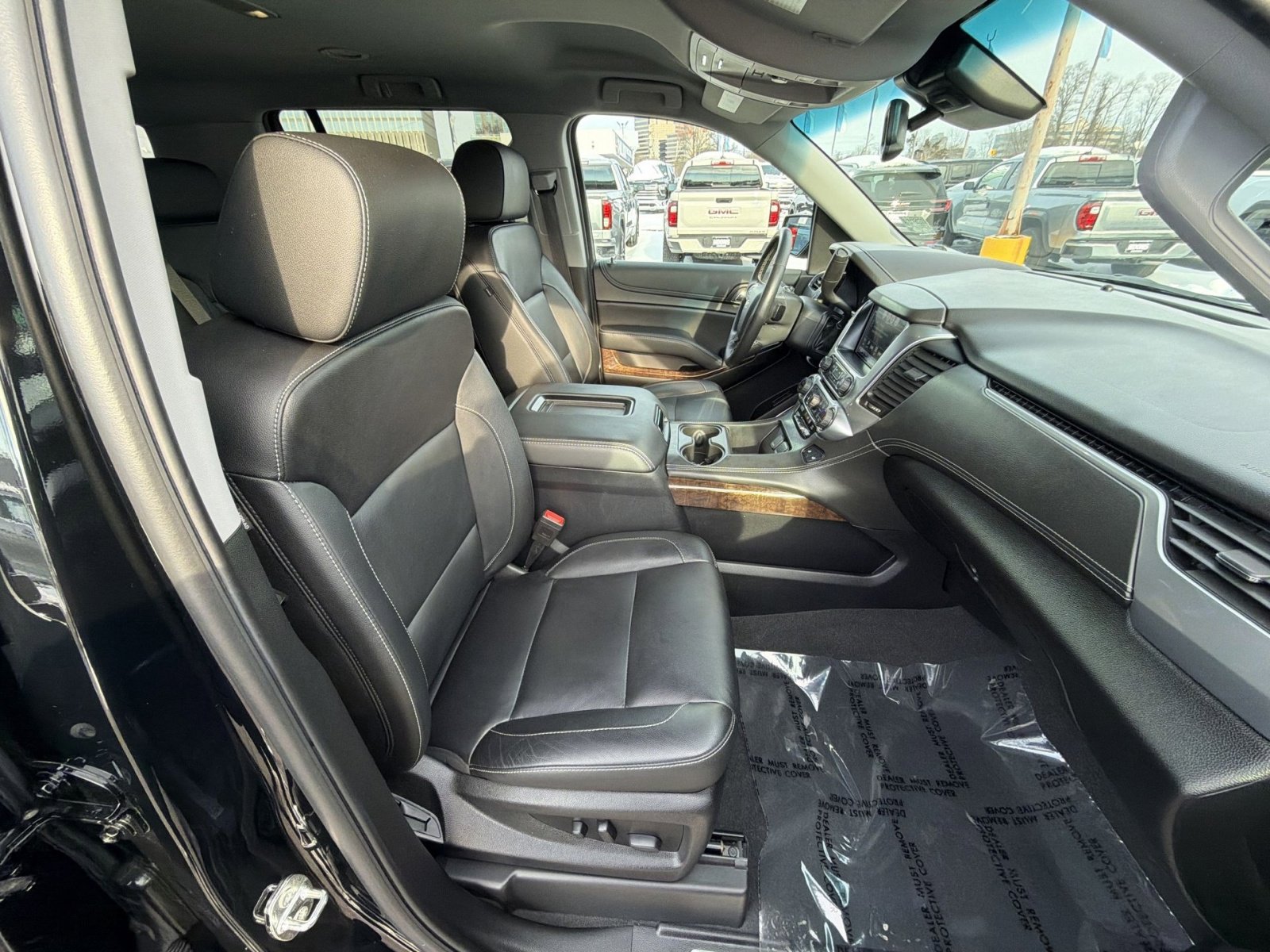 Used 2020 Chevrolet Suburban LT w/ Luxury Package image 26