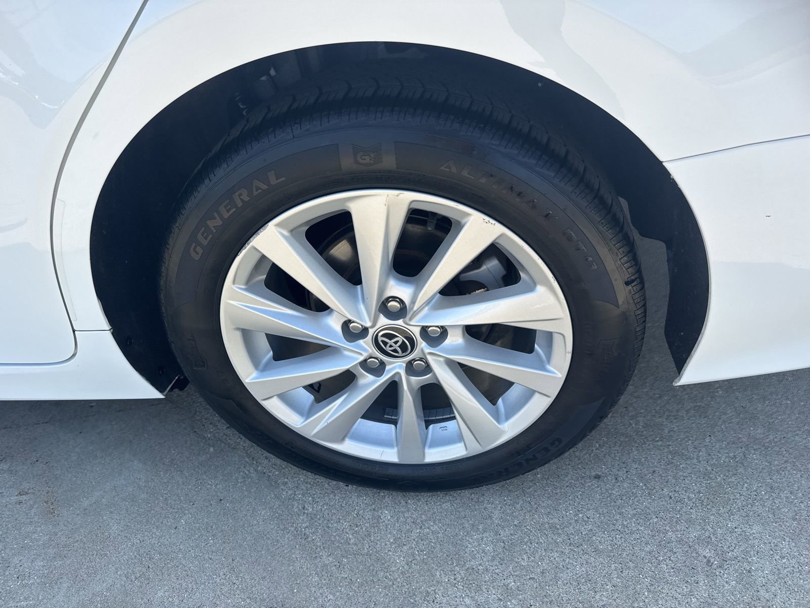 Used 2024 Toyota Camry LE FWD image 9