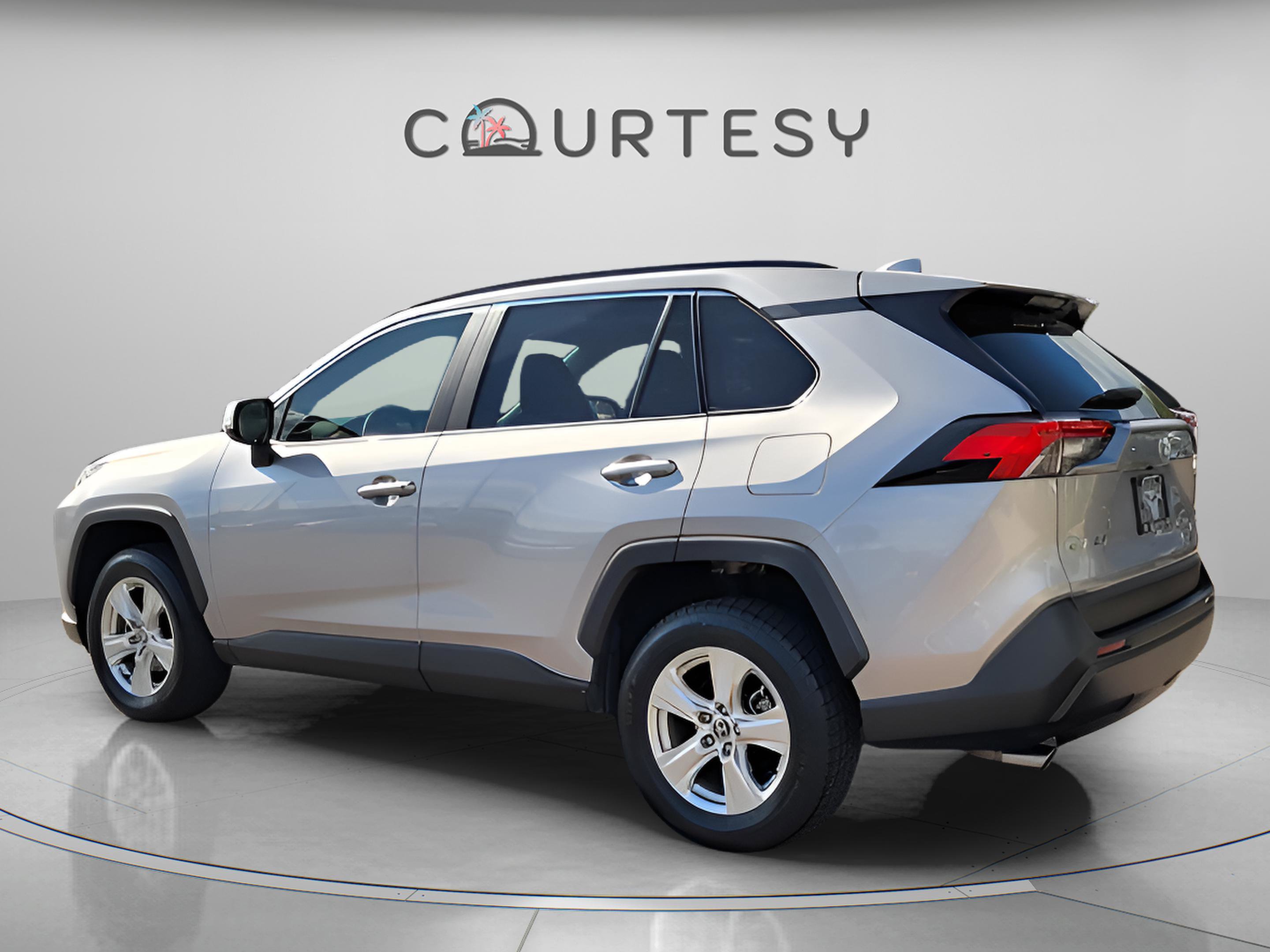 Certified 2021 Toyota RAV4 XLE image 3