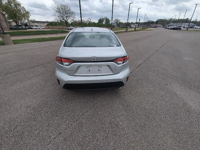 Used 2025 Toyota Corolla LE image 7