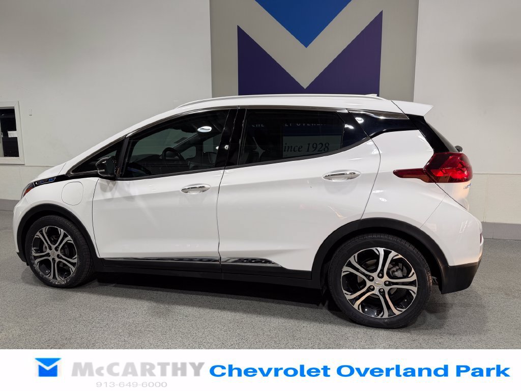 Used 2021 Chevrolet Bolt Premier w/ Infotainment Package FWD image 7