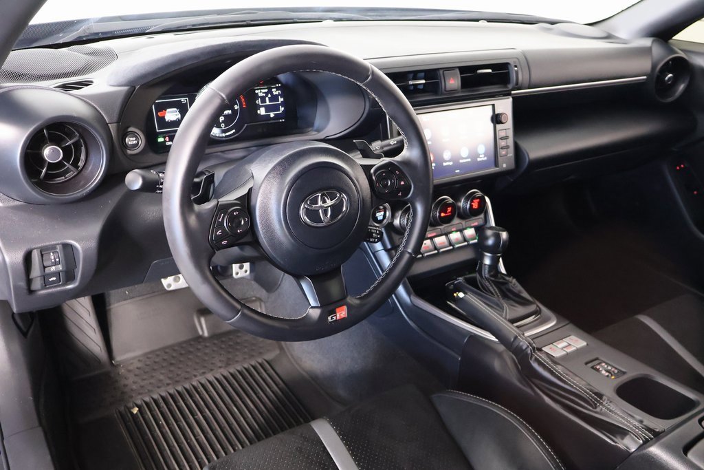 Used 2023 Toyota GR86 Premium w/ ALL Weather Mat Package (TMS) image 2