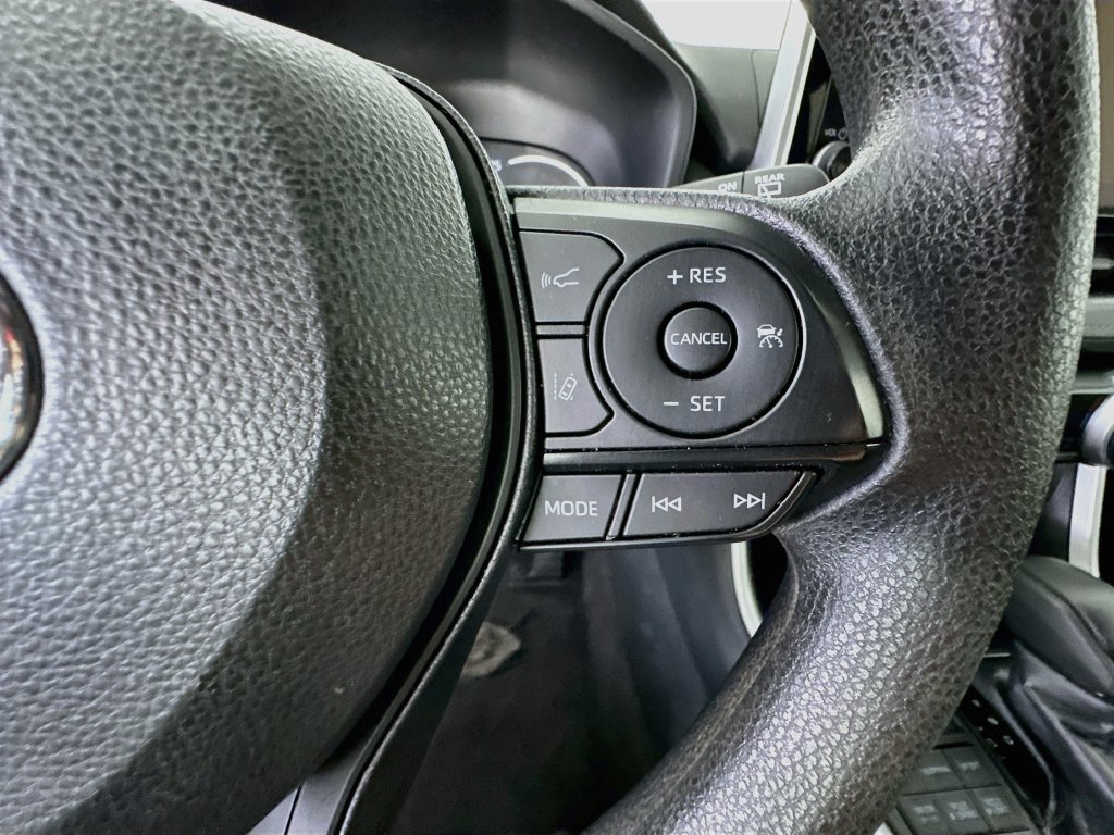 Used 2025 Toyota RAV4 LE AWD/4WD image 25