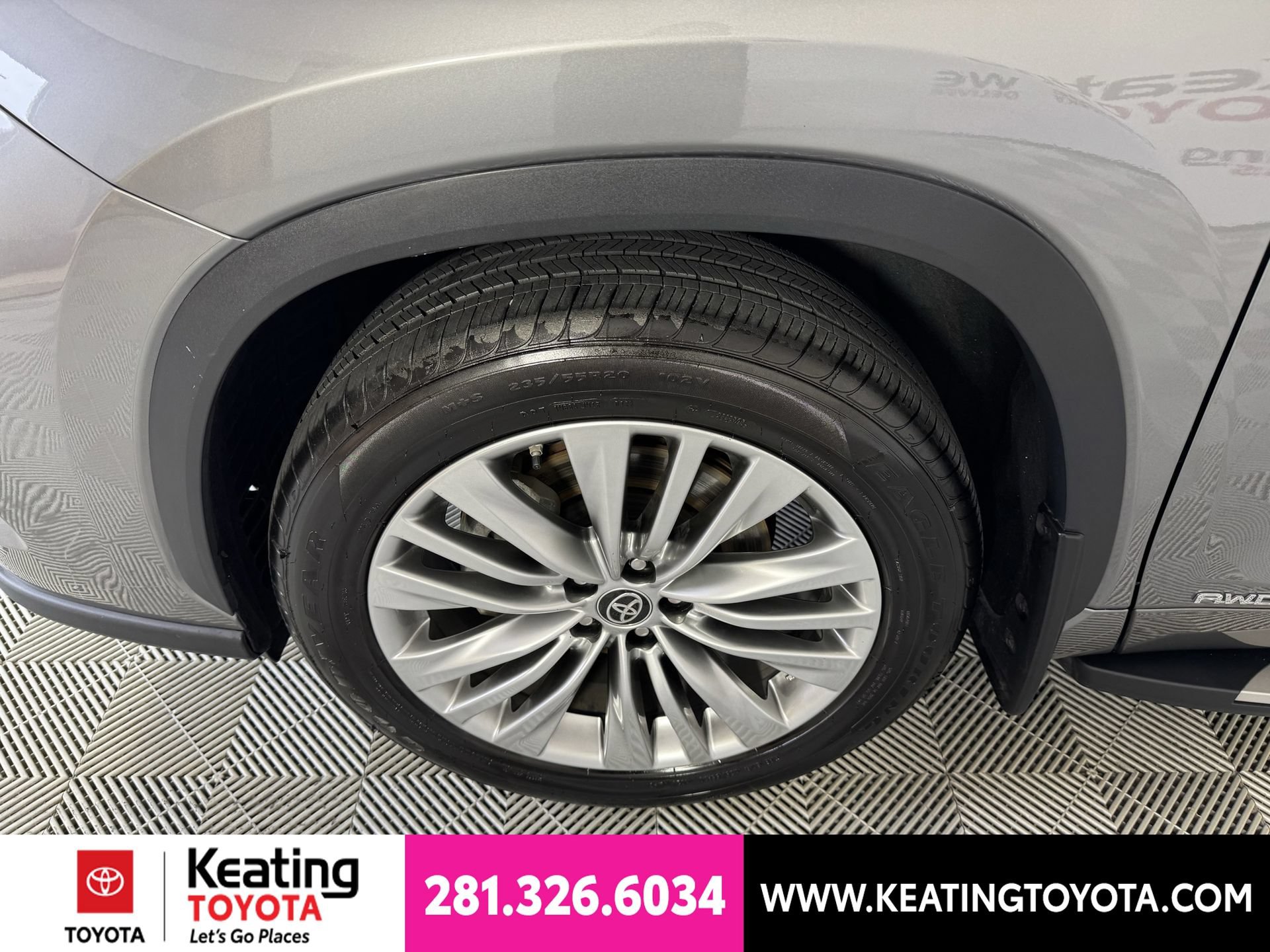 Certified 2025 Toyota Highlander Platinum AWD/4WD image 33