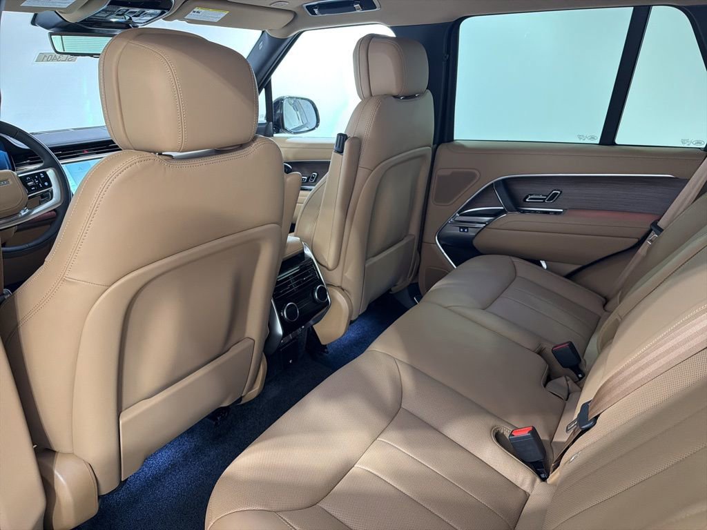 New 2026 Land Rover Range Rover SE image 21