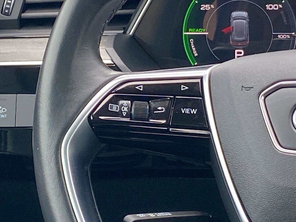 Used 2023 Audi e-tron Premium w/ Convenience Plus Package image 5