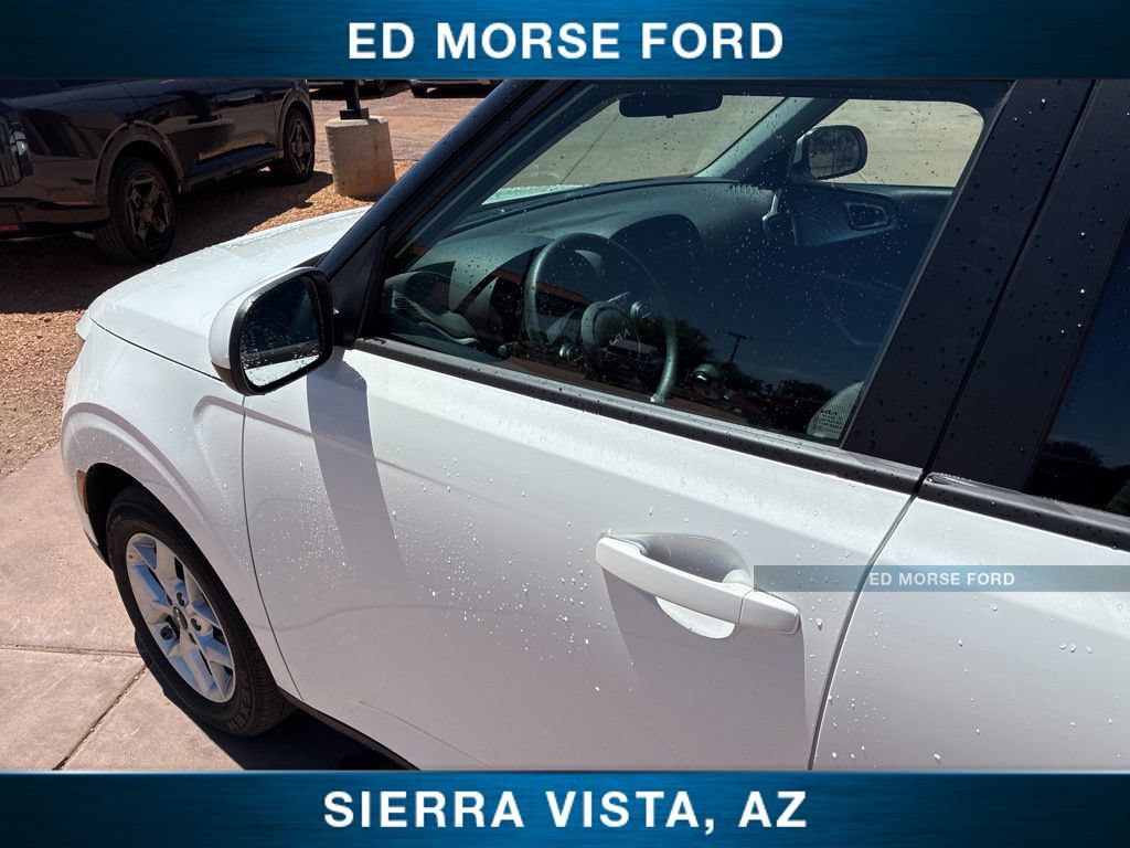 Certified 2025 Kia Soul LX FWD image 17