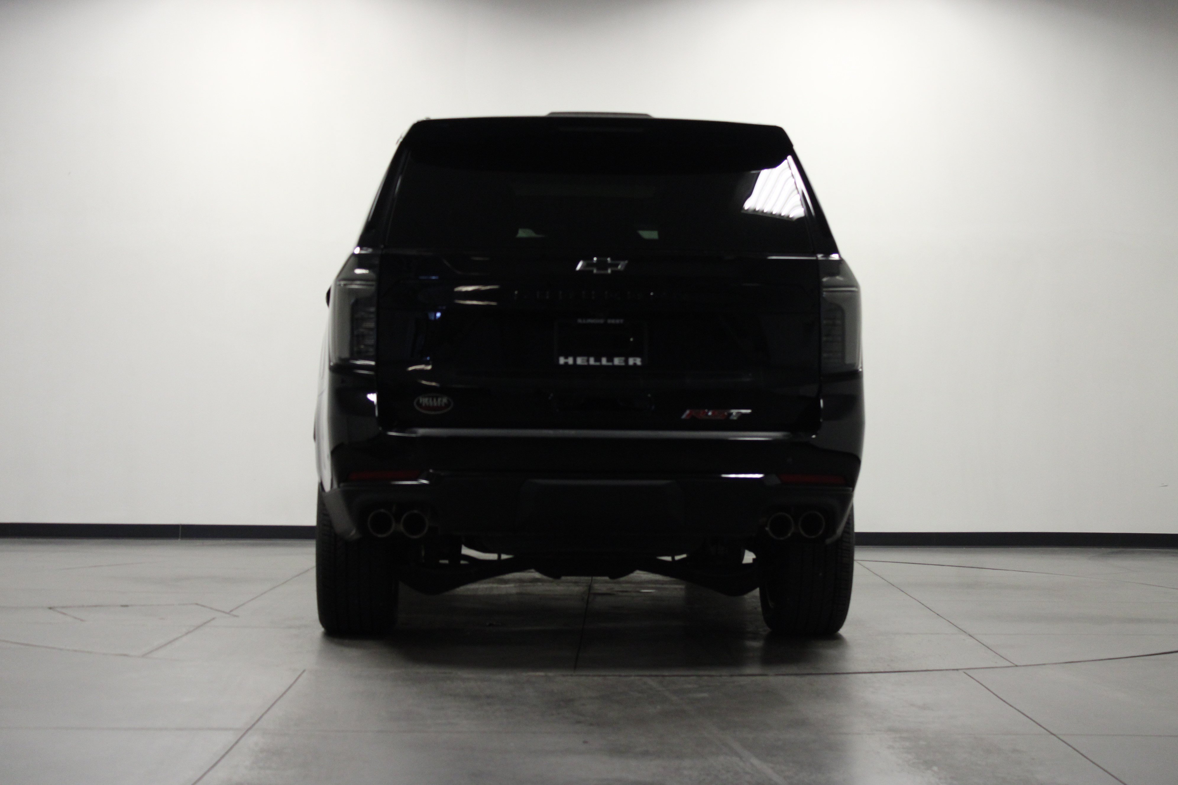 Used 2026 Chevrolet Suburban RST w/ Comfort Package AWD/4WD image 5