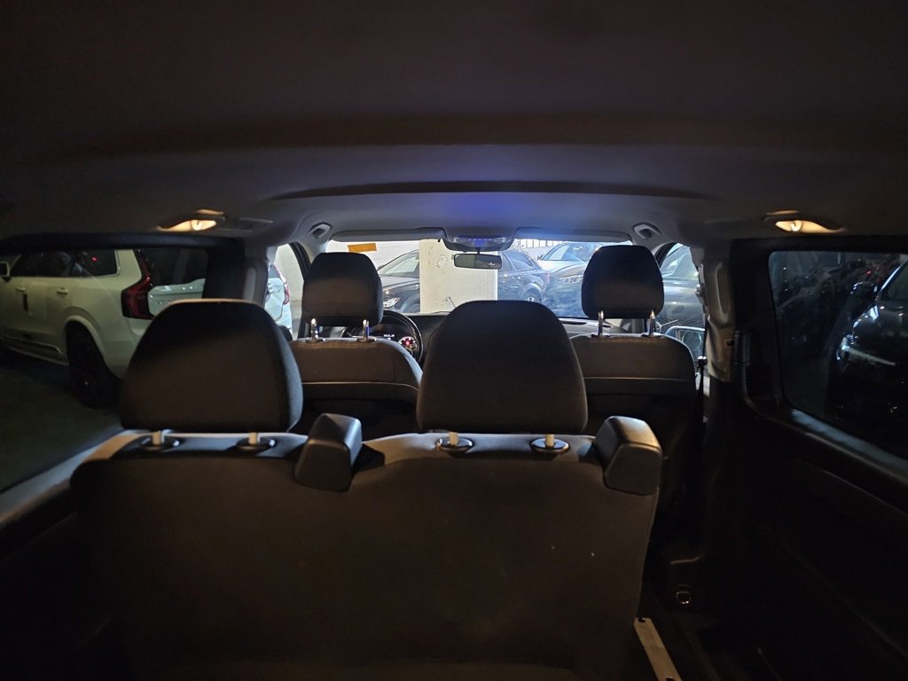 Used 2016 Mercedes-Benz Metris Passenger image 8