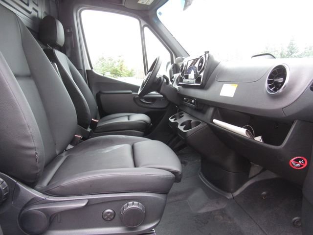 Used 2025 Mercedes-Benz Sprinter 2500 image 15