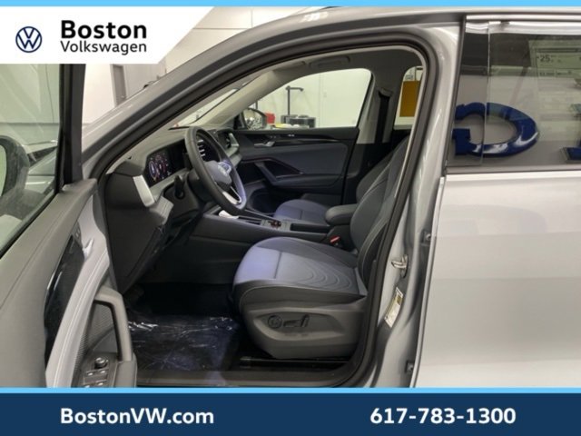 New 2026 Volkswagen Tiguan SE image 7