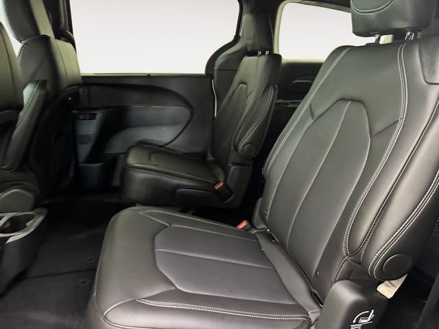 New 2026 Chrysler Pacifica Select image 16