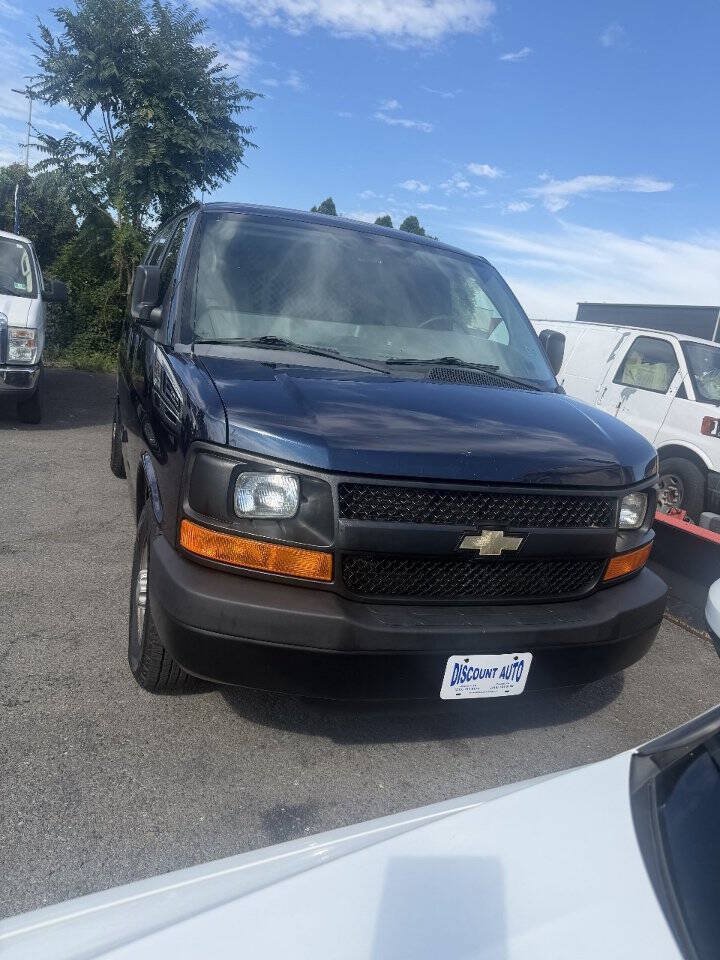 Used 2015 Chevrolet Express 2500 w/ Cold Climate Package RWD image 16