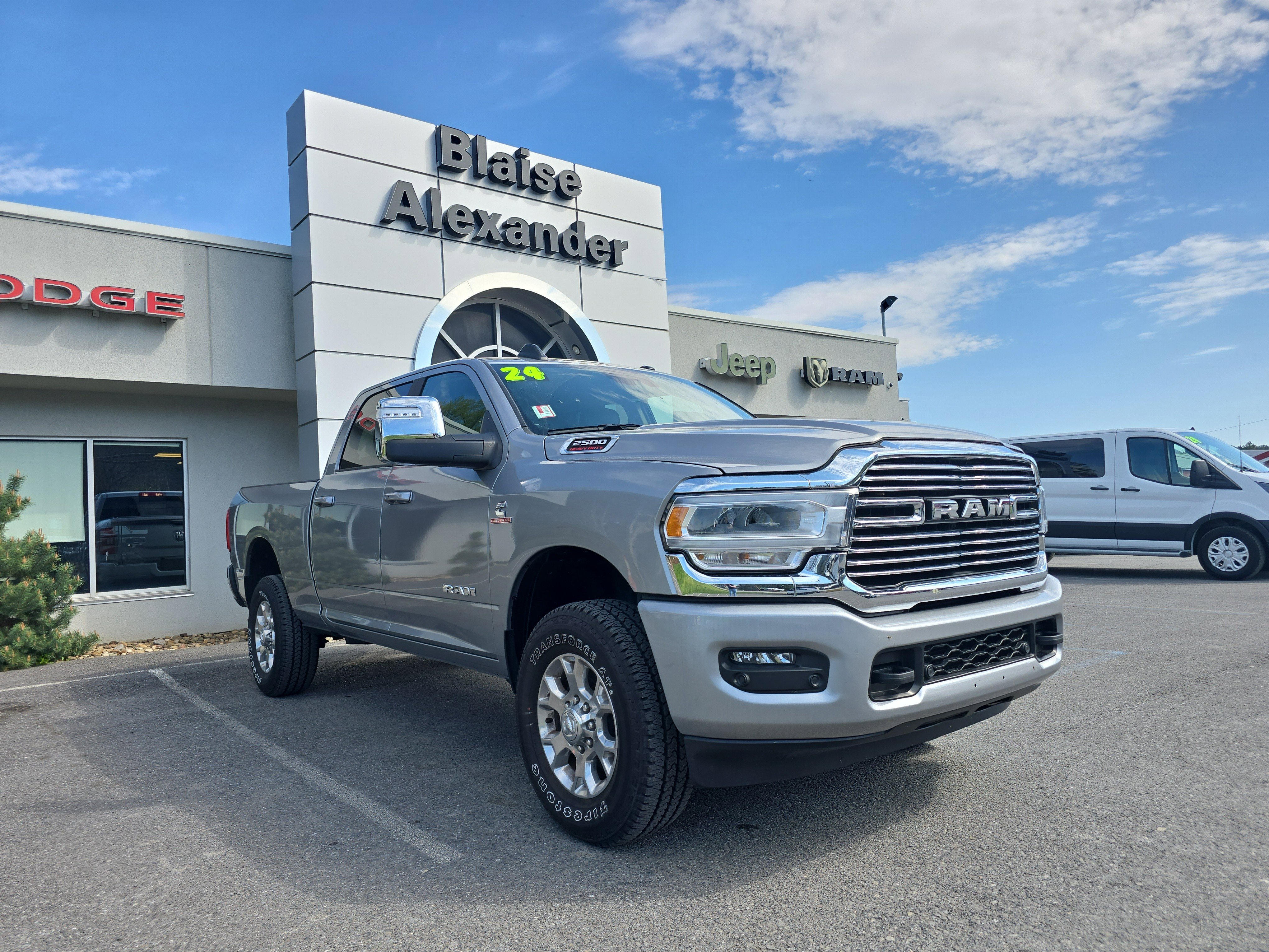 Used 2024 RAM 2500 Laramie w/ Safety Group AWD/4WD image 1