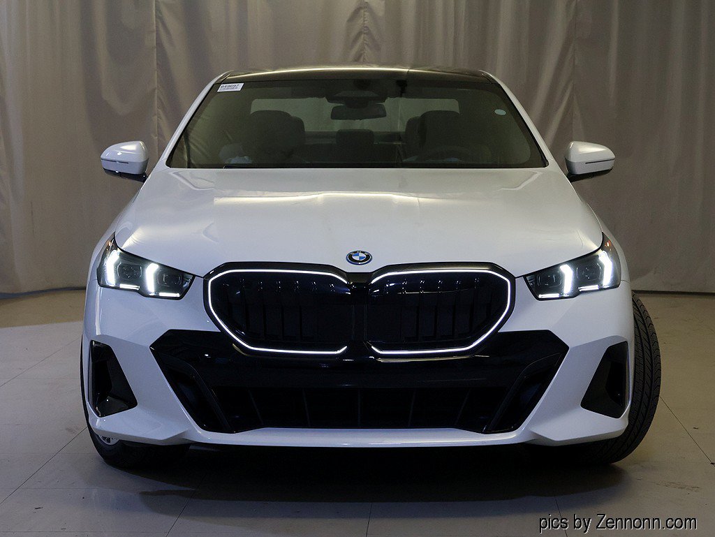 Used 2027 BMW 550e xDrive w/ Executive Package AWD/4WD image 5