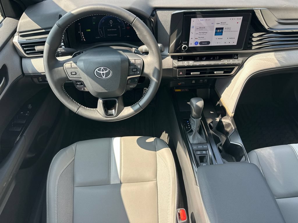 Used 2025 Toyota Camry SE w/ Convenience Package FWD image 23