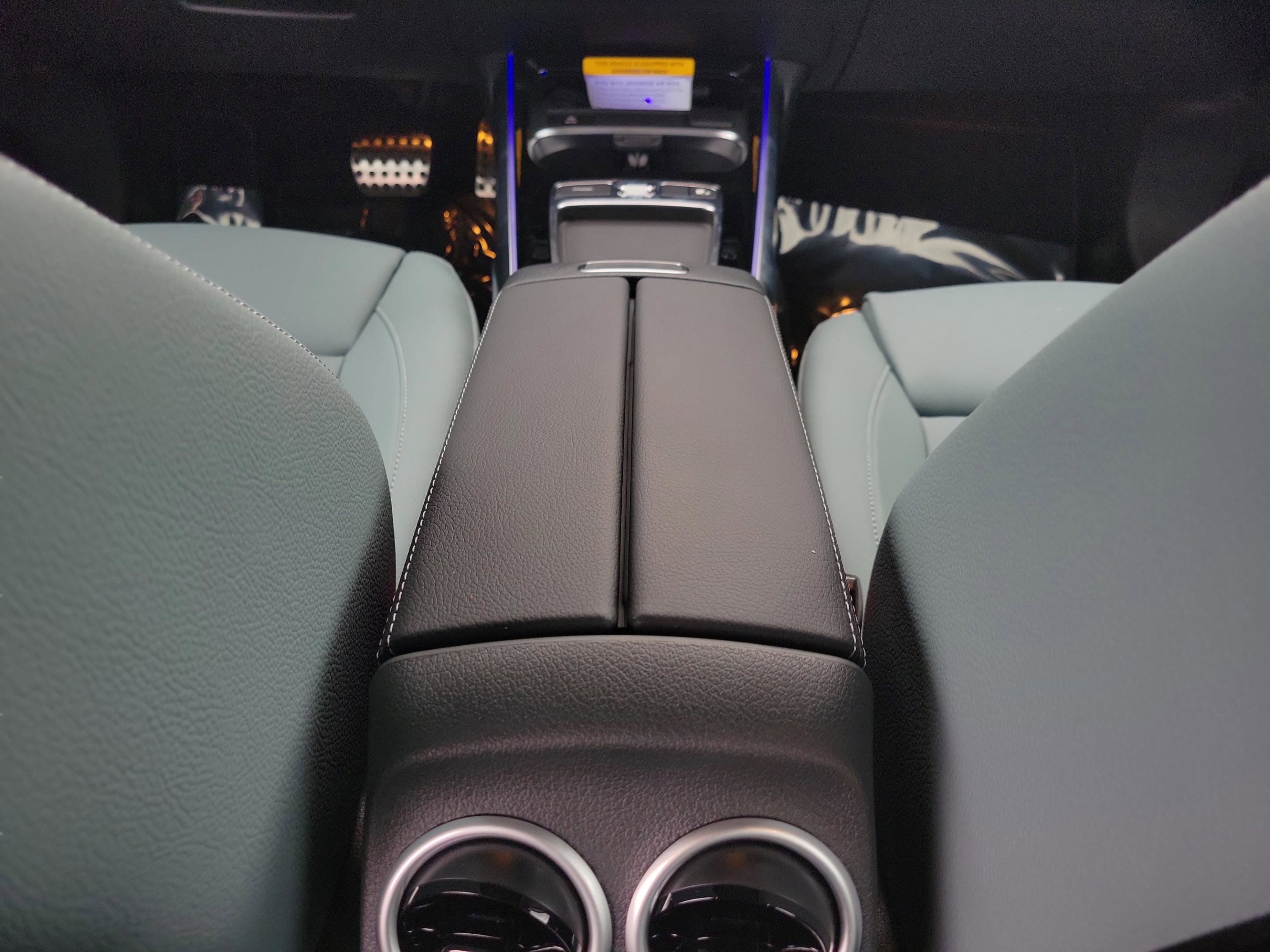 New 2026 Mercedes-Benz GLB 35 AMG 4MATIC image 9