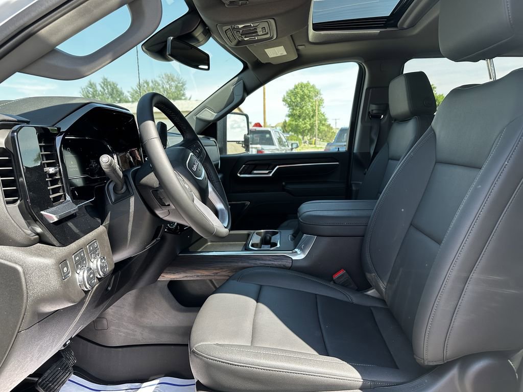 New 2025 GMC Sierra 2500 SLT w/ SLT Premium Package image 5