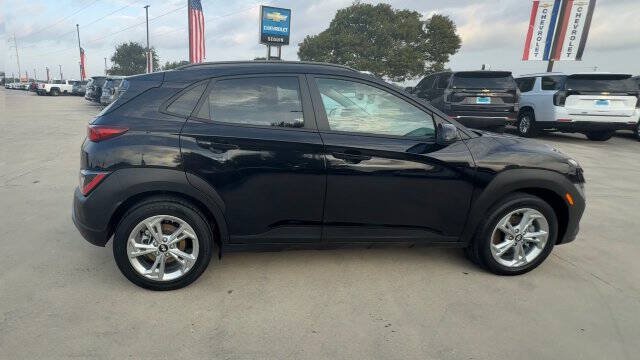 Used 2023 Hyundai Kona SEL AWD/4WD image 9
