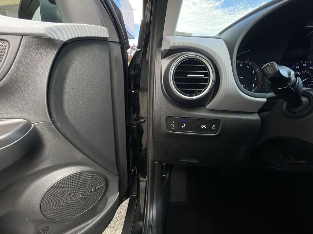 Used 2020 Hyundai Kona SEL Plus FWD image 17