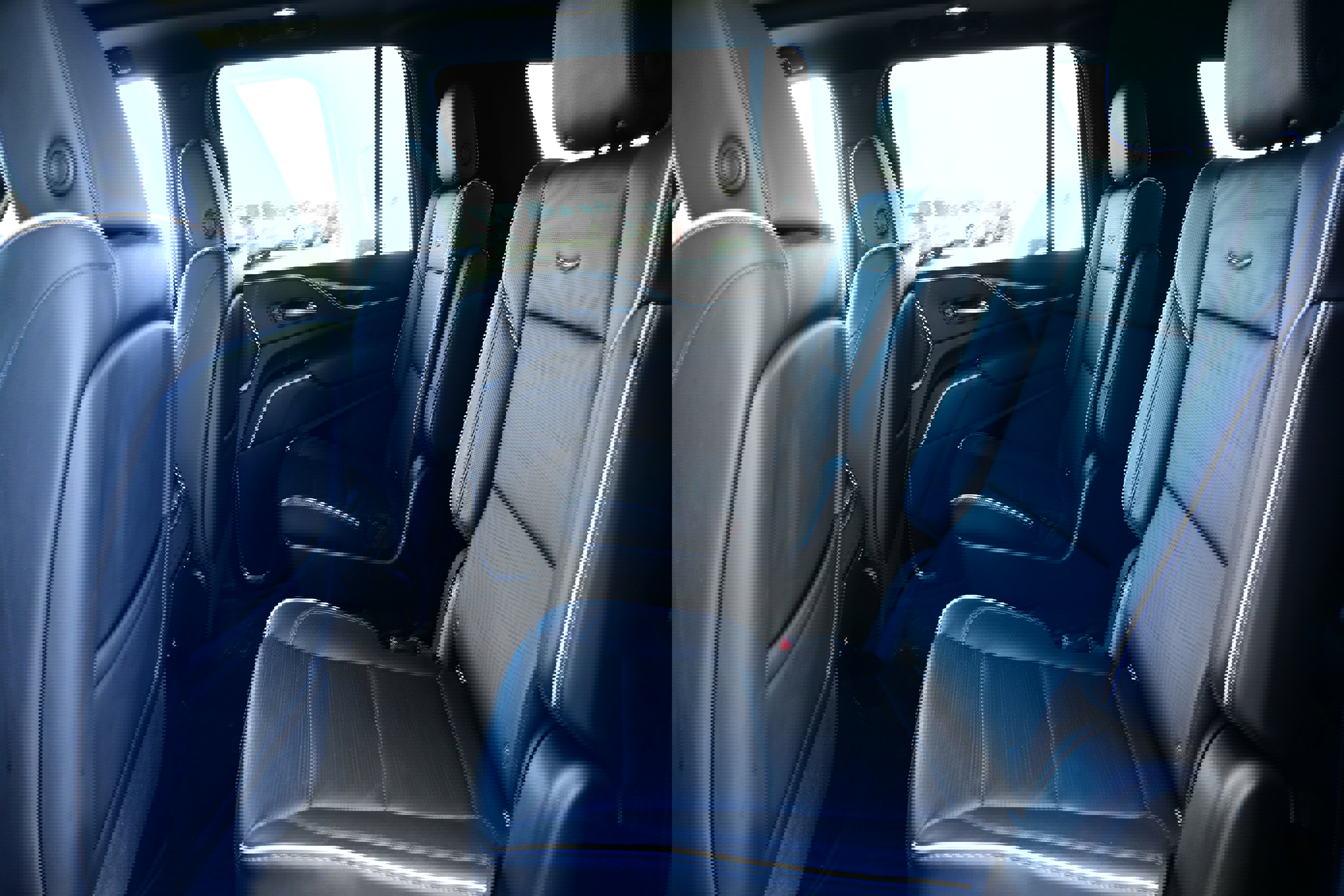 Used 2021 Cadillac Escalade ESV Premium Luxury w/ LPO, Illumination Package image 19