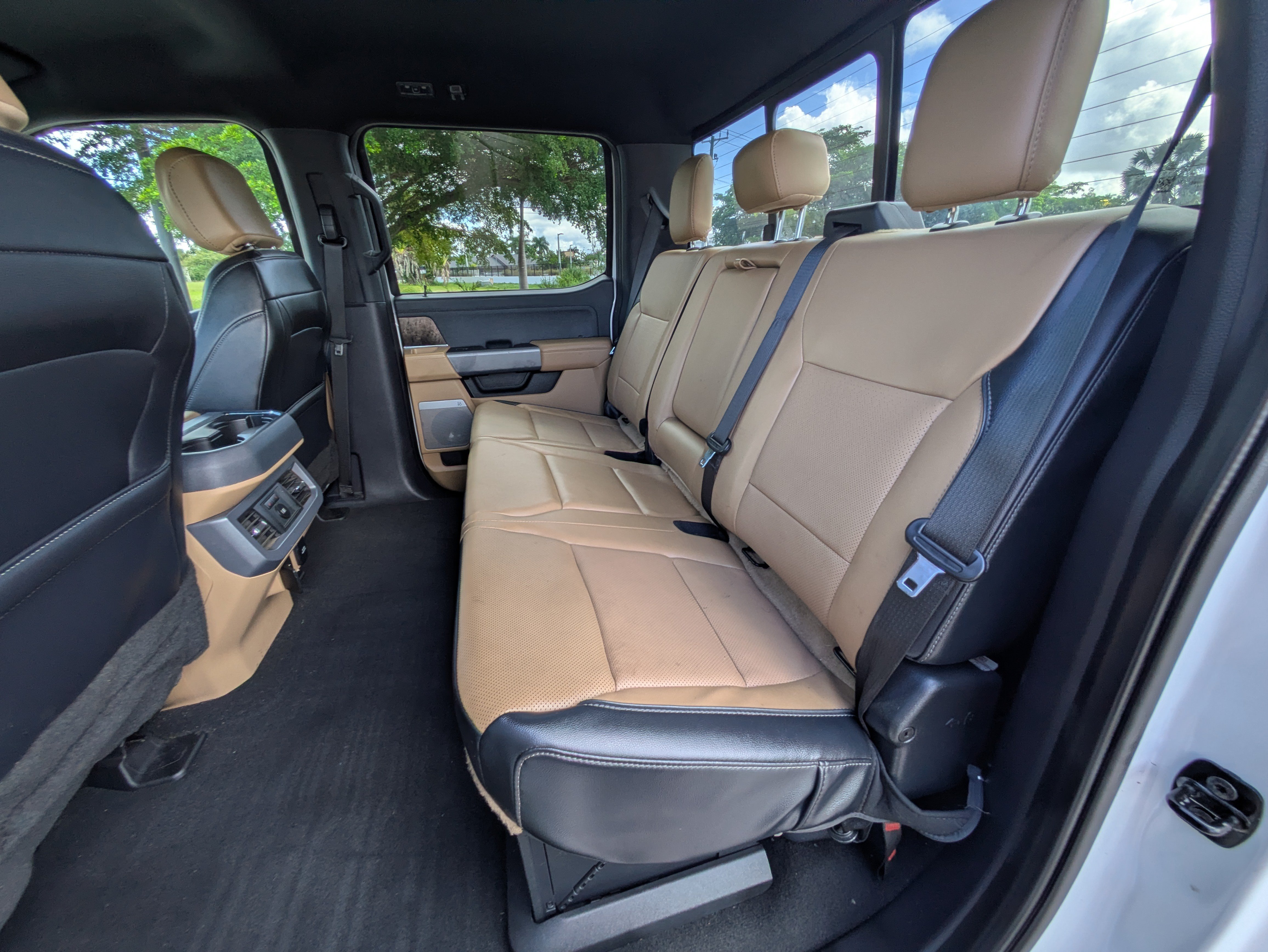 Used 2024 Ford F250 Lariat w/ FX4 Off-Road Package AWD/4WD image 14