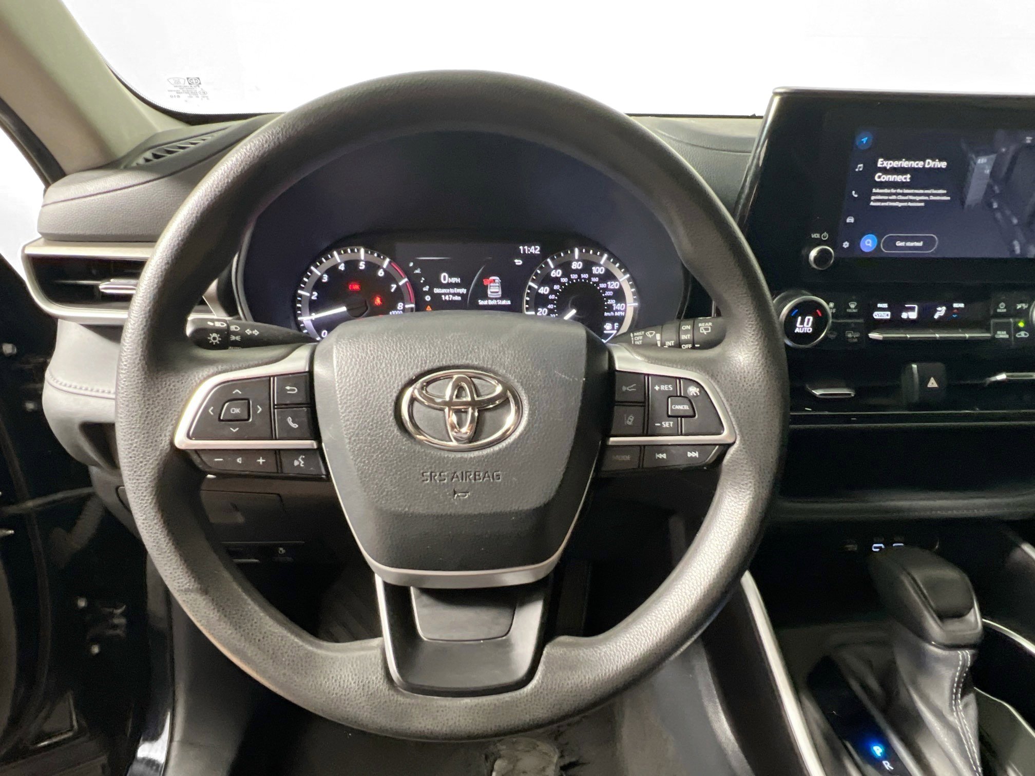 Used 2023 Toyota Highlander L FWD image 17