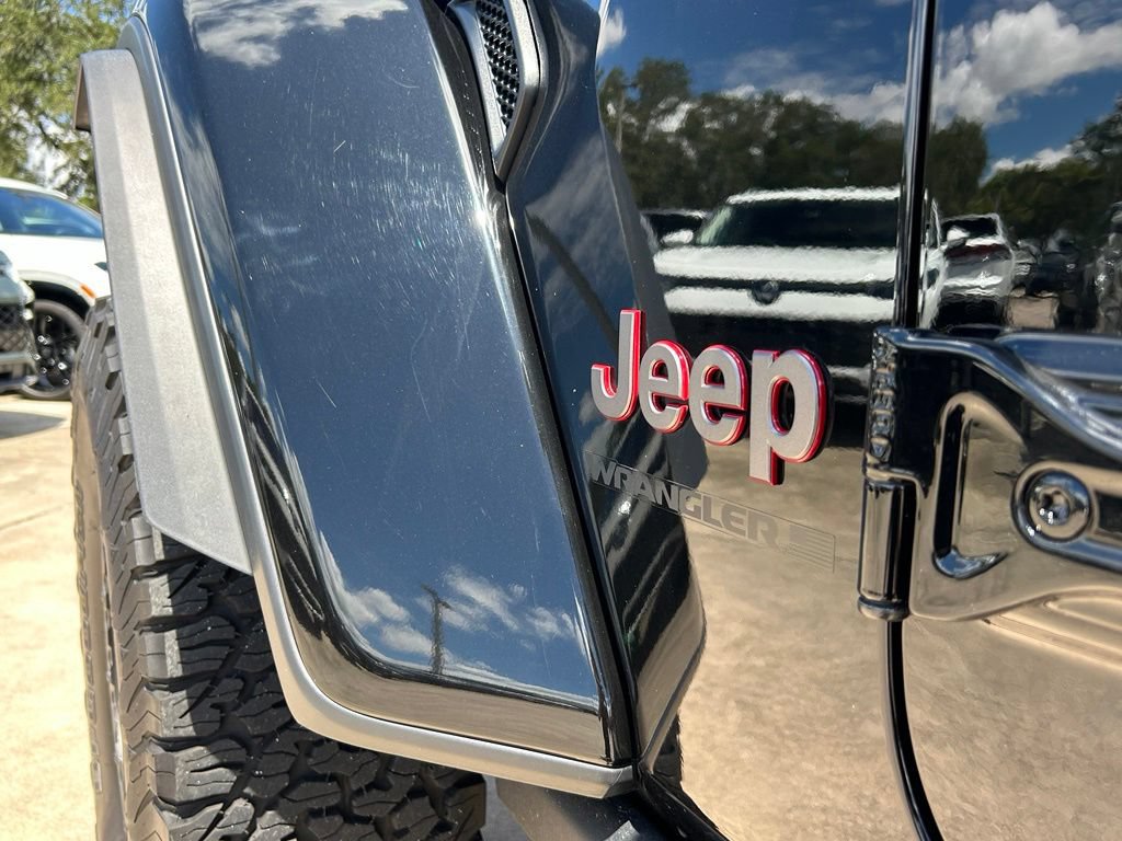 Used 2025 Jeep Wrangler Unlimited Rubicon AWD/4WD image 37