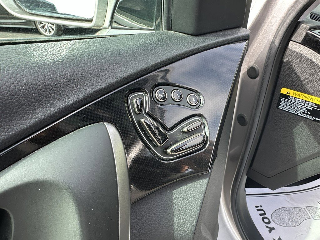 Used 2012 Hyundai Azera w/ Technology Pkg image 20