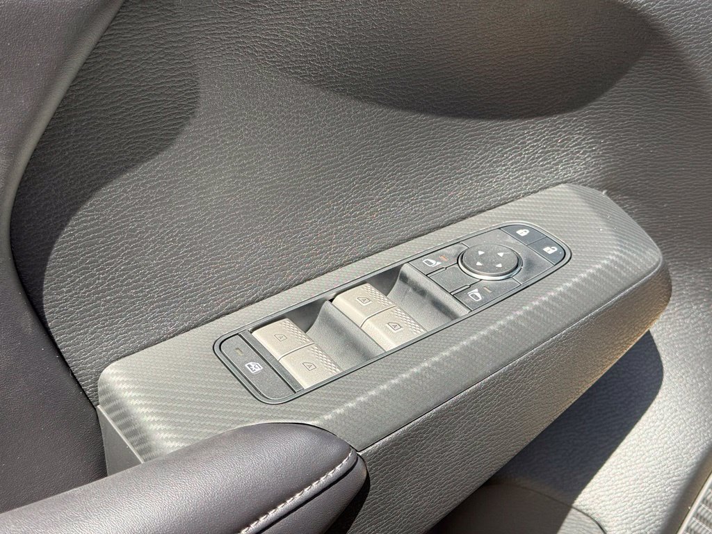 New 2026 Mitsubishi Outlander LE FWD image 32