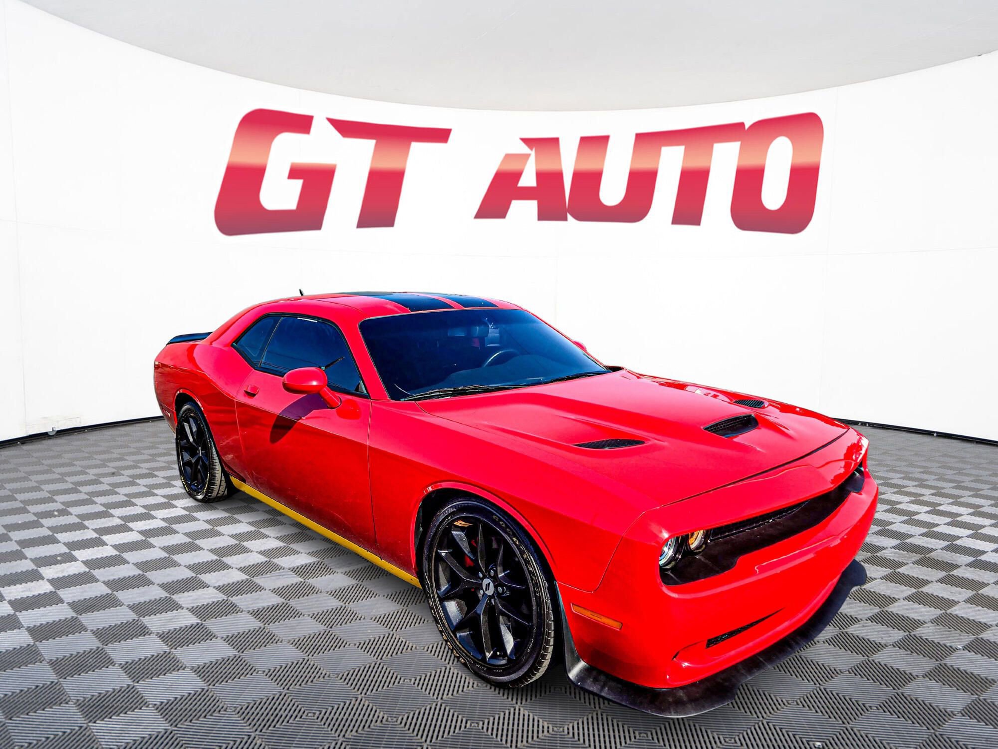 Used 2023 Dodge Challenger GT image 1