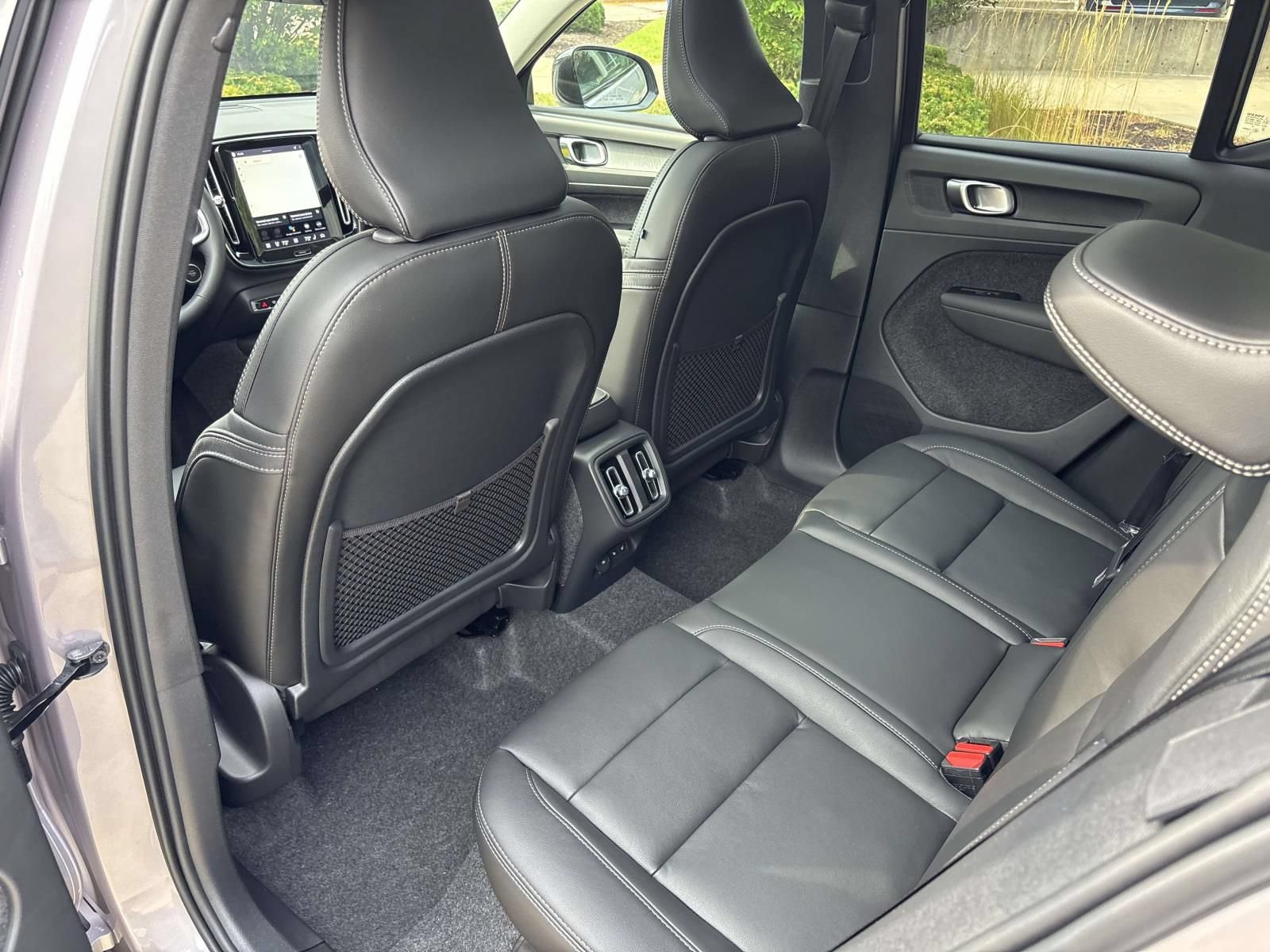 New 2026 Volvo XC40 B5 Plus w/ Protection Package Premier AWD/4WD image 27