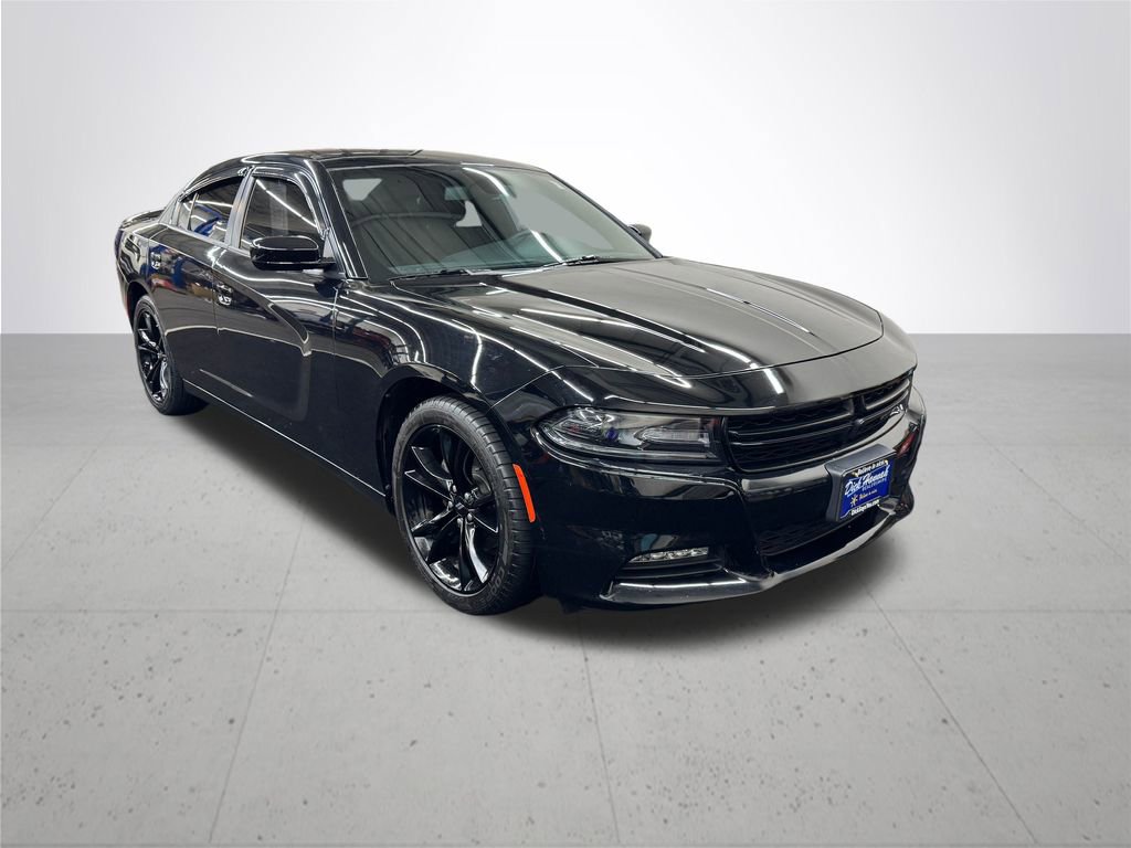 Used 2017 Dodge Charger SXT w/ Blacktop Package image 9