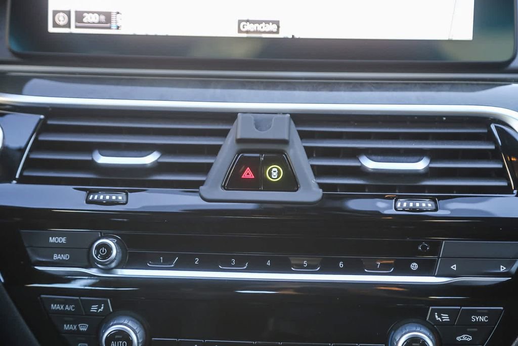 Certified 2023 BMW 530e w/ Convenience Package image 10