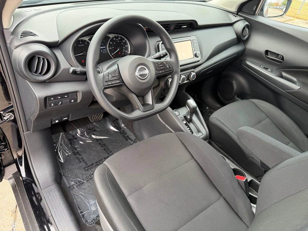 Used 2025 Nissan Kicks Play S image 12