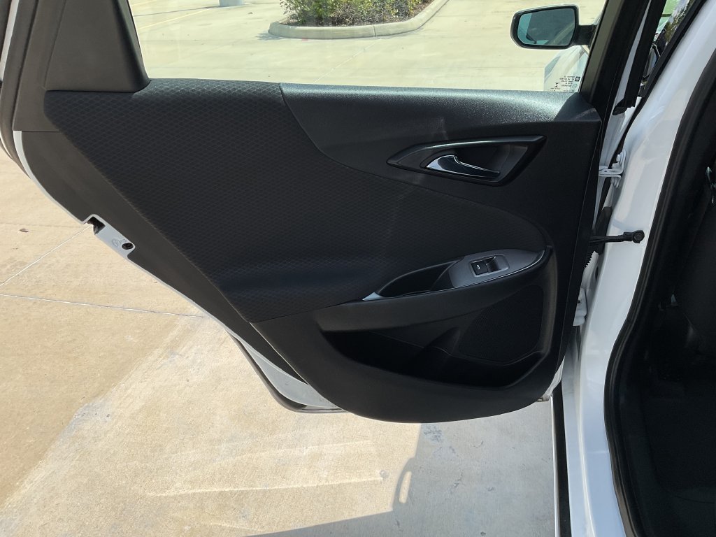 Used 2025 Chevrolet Malibu LT FWD image 12