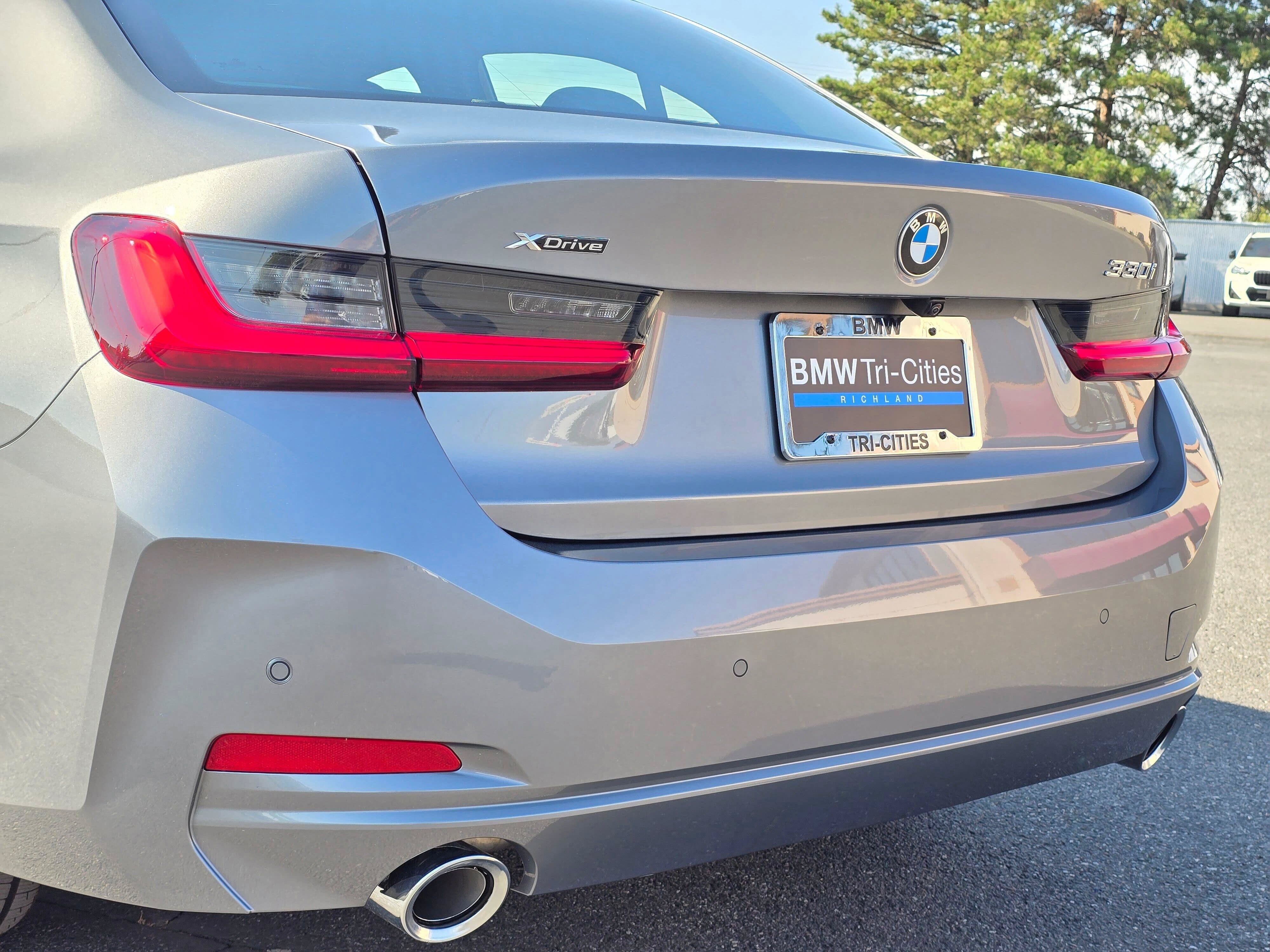 New 2026 BMW 330i xDrive Sedan w/ Convenience Package AWD/4WD image 7