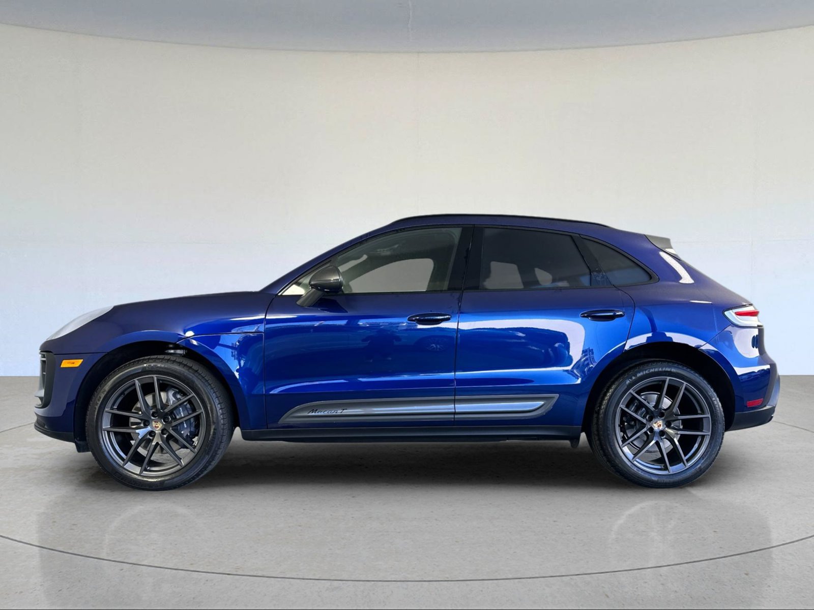 Certified 2023 Porsche Macan Turbo AWD/4WD image 2