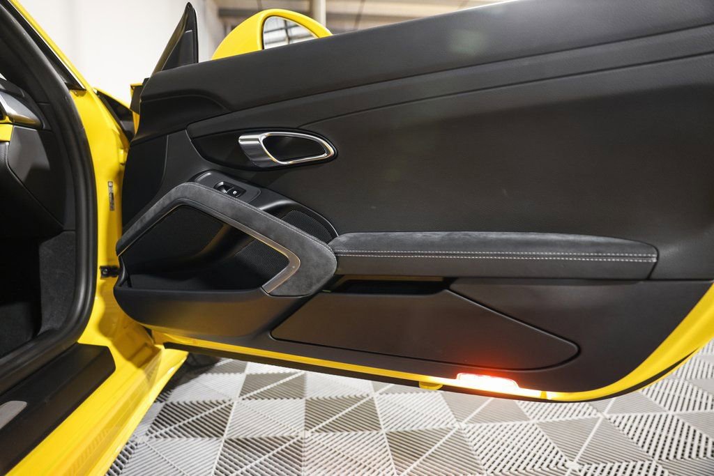 Used 2018 Porsche 911 GT3 w/ Sport Chrono Package image 22